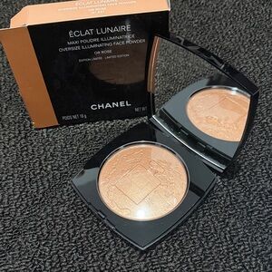 CHANEL Éclat Lunaire Oversize Illuminating Face Powder limited edition